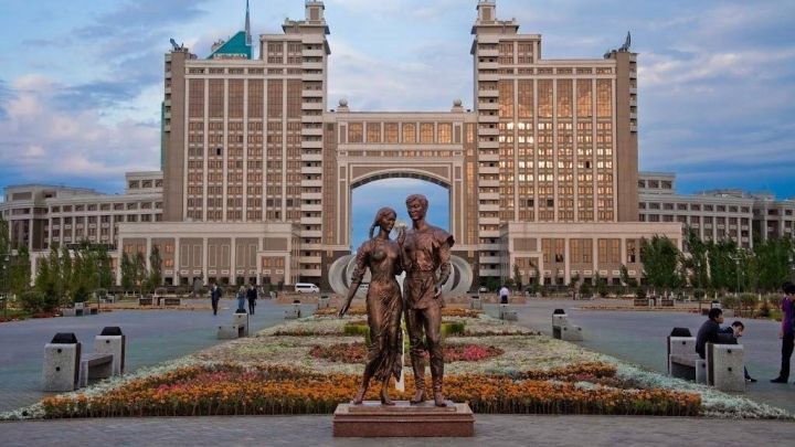 Astana, capitala Kazahstanului, ar putea fi redenumită Nursultan sau Nazarbaev, în cinstea președintelui țării. Foto: astanatimes.com