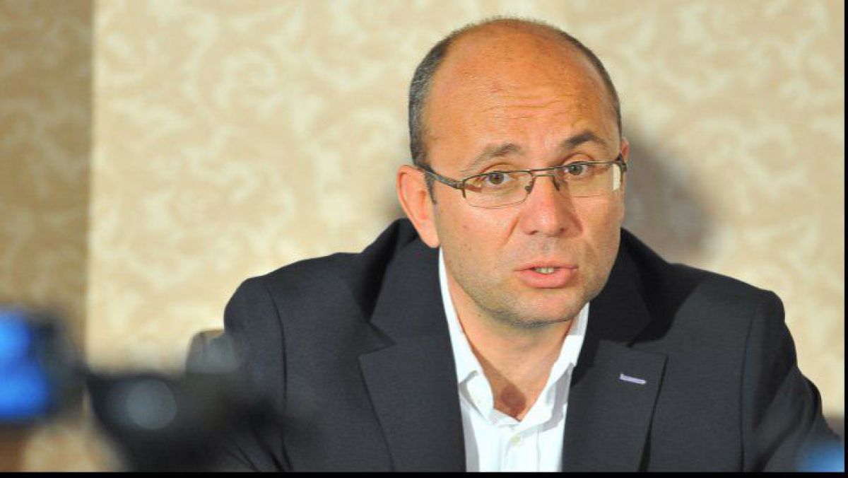 Cozmin Guşă spune că liderul comunist, Vladimir Voronin, este de fapt, „inventatorul„ lui Igor Dodon. Foto: dcnews.ro