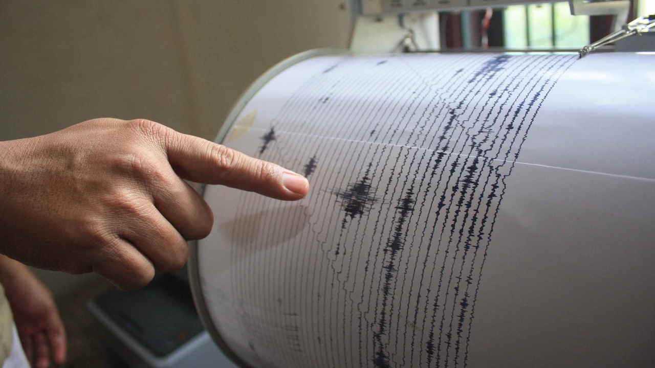 Luni dimineaţa, la ora 8.02, a avut loc în aceeaşi zonă un cutremur cu magnitudinea de 3,8 pe scara Richter.