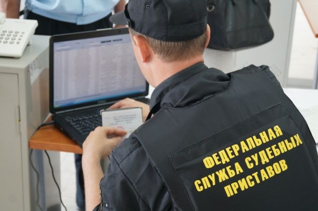Калужские судебные приставы выдворили за пределы региона и России 20 нелегальных мигрантов.