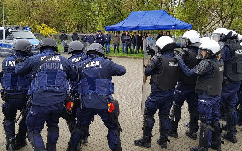 Poliția poloneză amenință autoritățile cu proteste în masă.