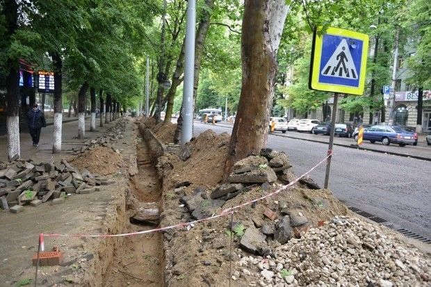 В доме на бульваре Штефан чел Маре, 132 люди не спят уже вторую ночь.