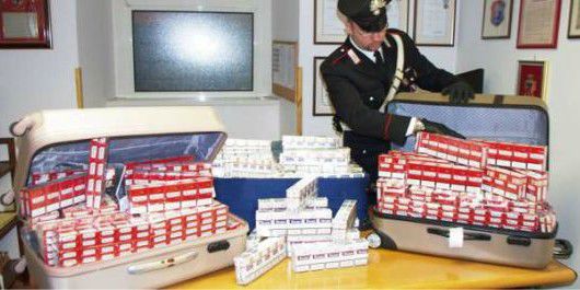 Doi cetățeni moldoveni au fost reținuți cu peste 50 de kilograme de țigări chiar pe teritoriul unei gări feroviare din Roma.