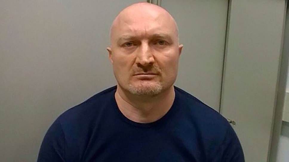 Обвиняемый в 60 убийствах лидер банды киллеров выдан России.