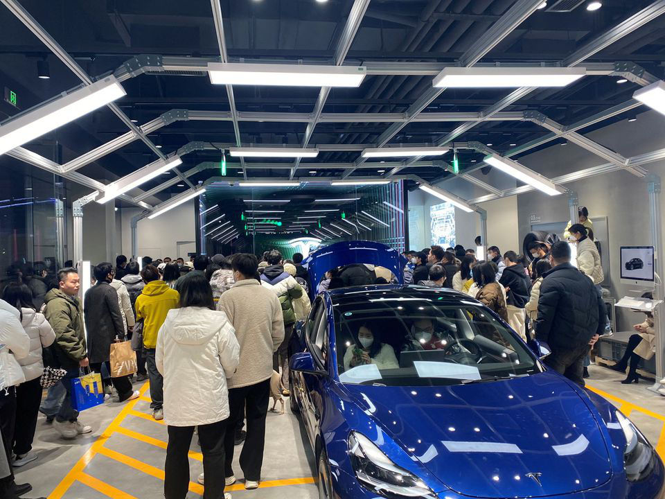 Представитель Tesla China заявил, что компания не планирует выплачивать компенсации покупателям.