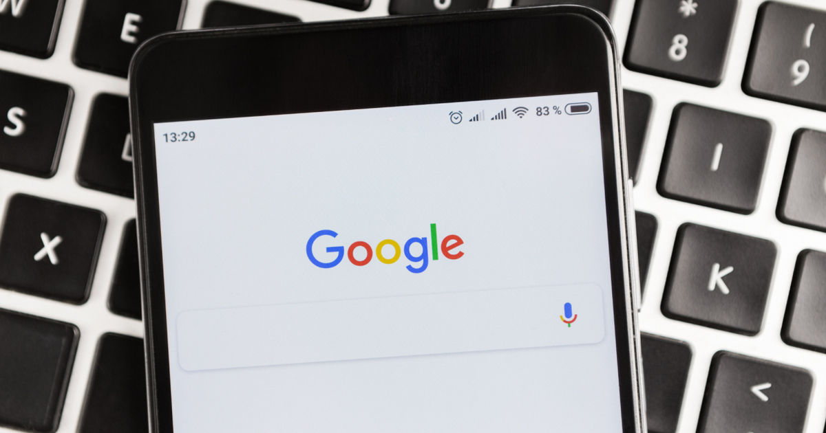 «Google Поиск» научится отличать настоящие снимки от ИИ-фейков.