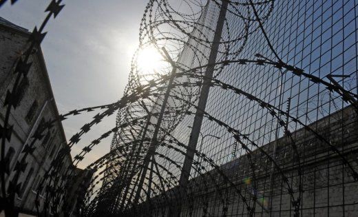 Суд города Бельцы приговорил 62-летнего подсудимого к 12 годам лишения свободы.