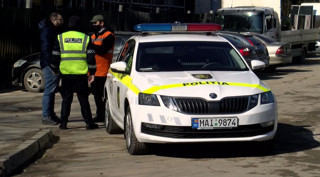 Трое подростков угнали из мастерской машину и попали на ней в аварию.Фото: a-tv.md