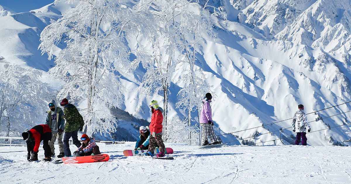 O stațiune de schi populară din Japonia impune restricții stricte pentru turiști.