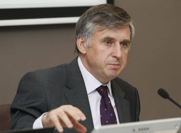 Cumparatorul este banca de stat din Rusia VnesEconombanc.