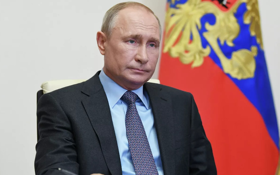 Путин назвал попытки обвинить СССР в подготовке II Мировой войны бредом.