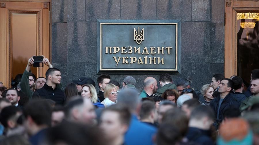 В Раде заявили о подготовке к силовому свержению Зеленского.