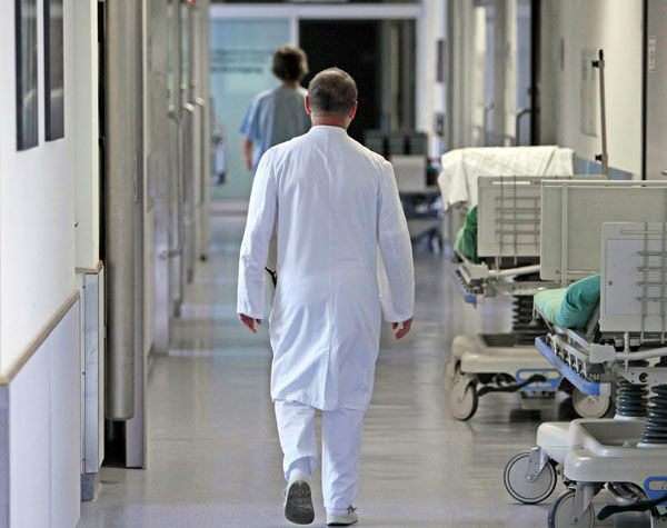 Şase oameni, printre care patru copiii, au ajuns la spital, după ce au mâncat într-un local din oraşul Briceni.