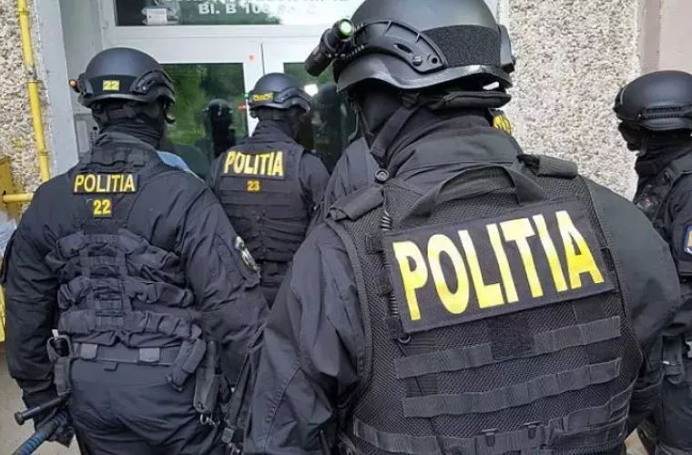 Полиция Молдовы при поддержке спецназа проводит обыски в тюрьмах страны.