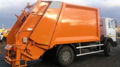 Un şofer a fost strivit de maşina de gunoi, pe care o conducea de peste 10 ani.