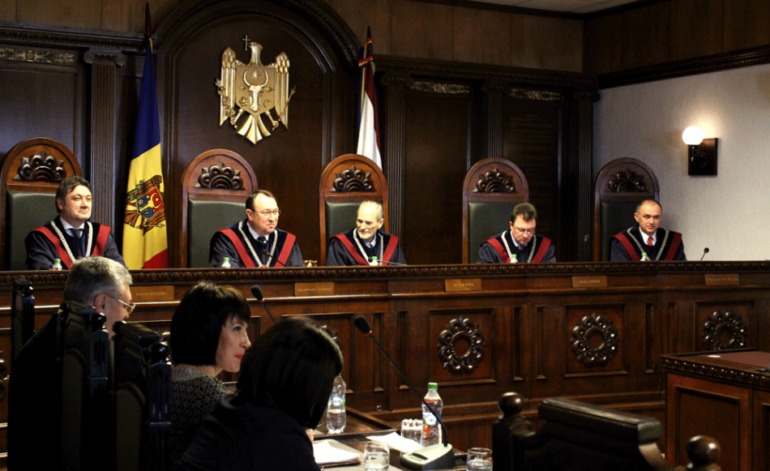 Acțiunile CNAS, contestate la Curtea Constituțională.