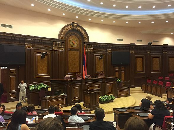 МИД Израиля предложил перенести обсуждение законопроекта до того момента, когда в Турции пройдут президентские и парламентские выборы.