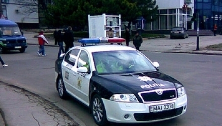 Un şofer beat a pus pe jar un echipaj al Inspectoratului Naţional de Patrulare. S-a întâmplat ieri, în oraşul Bălţi.