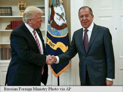 Trump și Lavrov, foarte mulțumiți de întrevederea lor. 