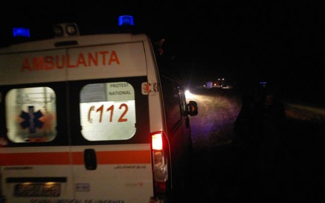 Maşina  cu care era transportat de la accident, implicată în carambol. Foto: adevarul.ro