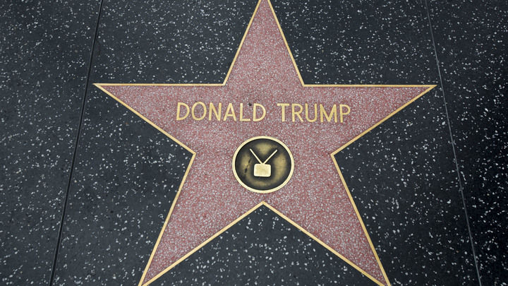 Власти Голливуда попросили убрать звезду Трампа с Аллеи славы.