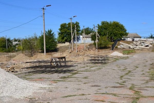 На стадионе в Вулканештах идут работы по восстановлению трибун.