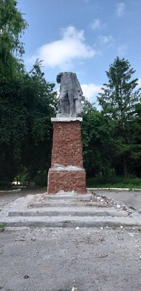 В Фалештах при поддержке президента отреставрируют разрушенный памятник Пушкину.