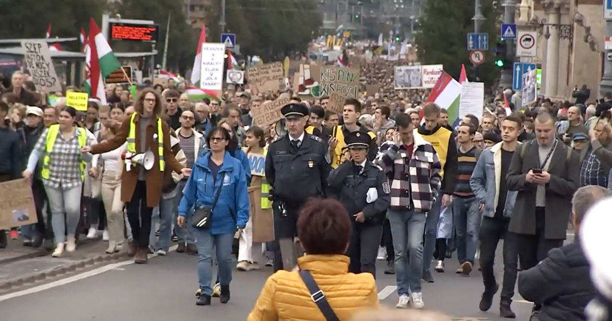 В Будапеште прошел многотысячный митинг с критикой Орбана.