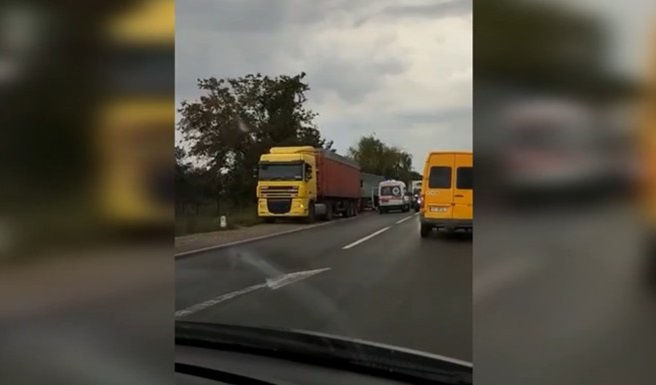 Водитель фуры из Молдовы скончался за рулём на трассе в Румынии.