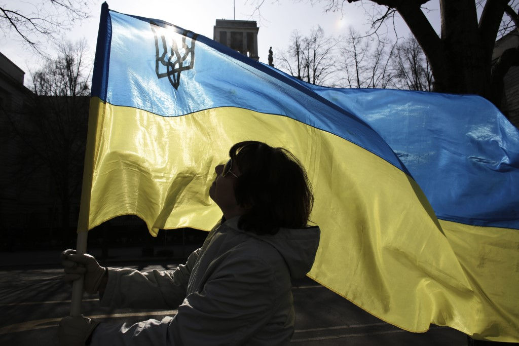 В Берлине запретили флаги Украины и России 8 и 9 мая.