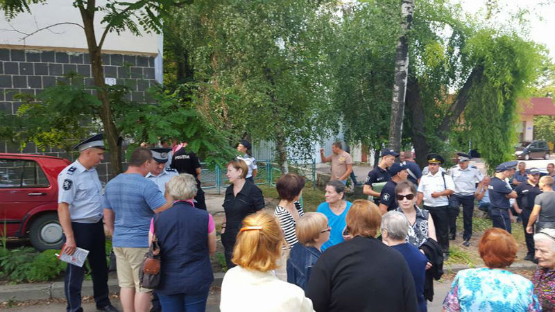 К документам у местных властей вопросов нет. .