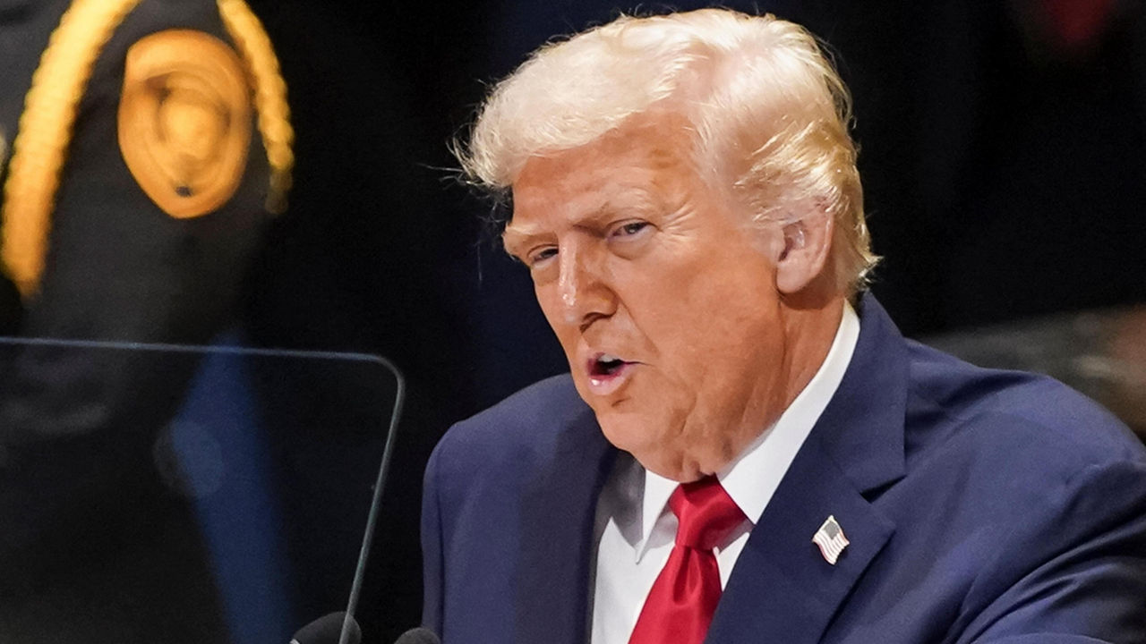 Трамп поддержал идею сбивать российские самолеты и дроны над территорией НАТО.