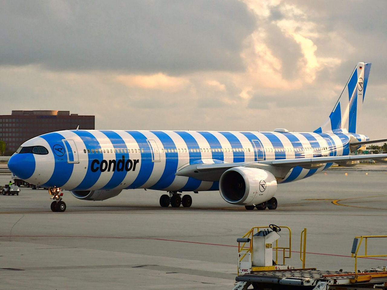 Un avion cu pasageri nu a primit permisiunea să aterizeze la München din cauza unei întârzieri de 10 secunde.