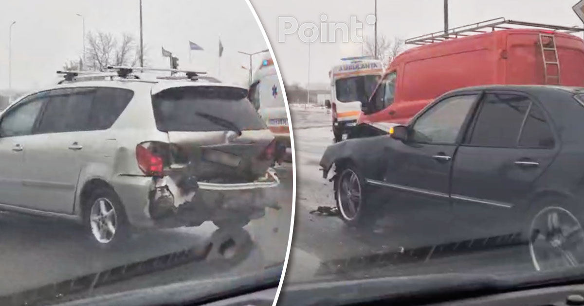 В Кишинёве столкнулись Mercedes и Toyota: один водитель доставлен в больницу.