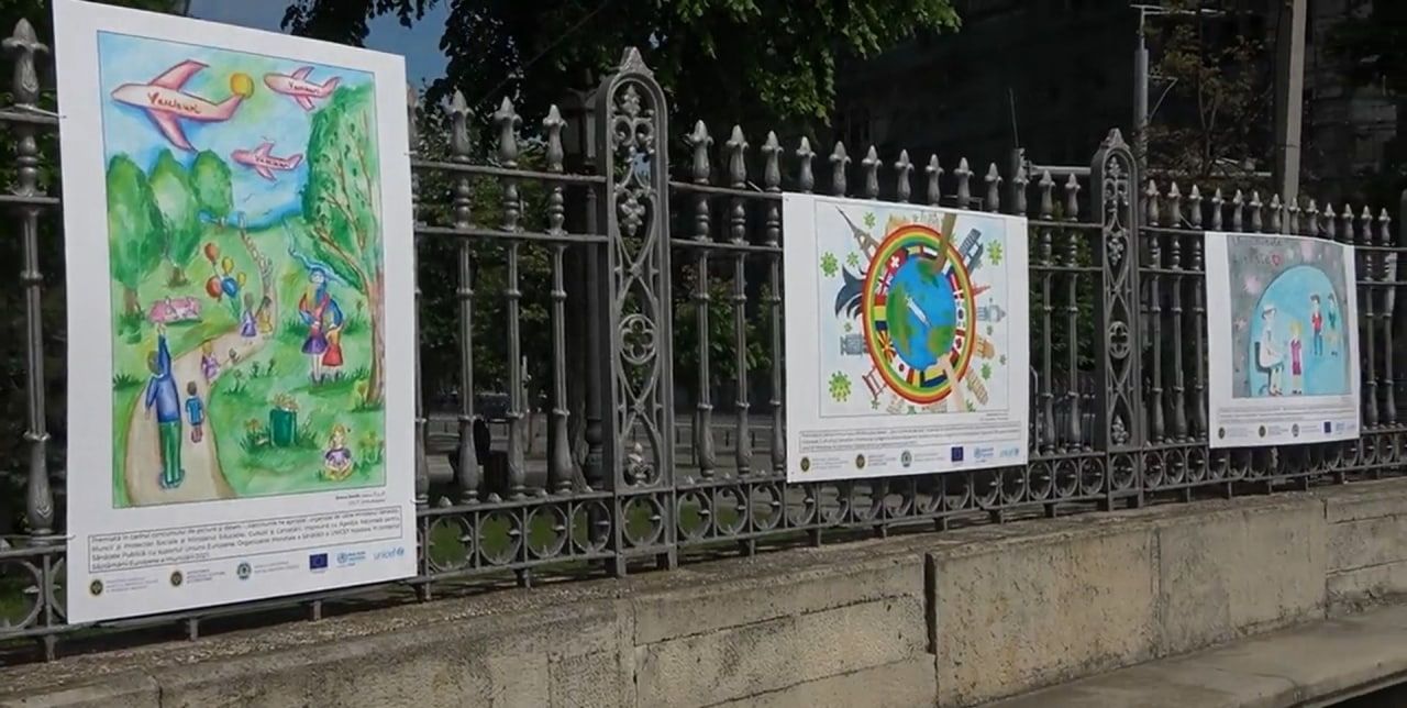 В столице открылась выставка детских рисунков по тематике вакцинации.