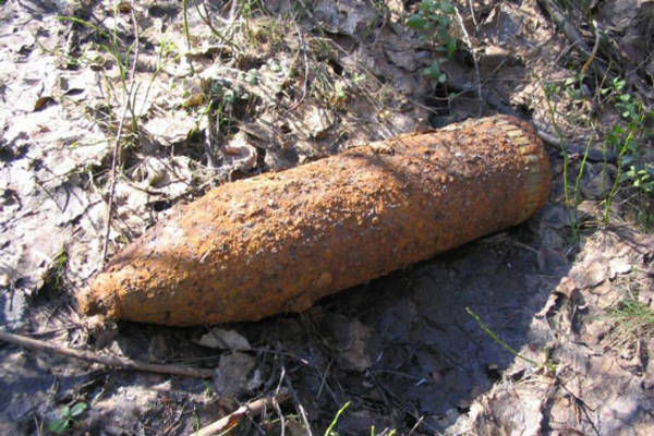 Опасной находкой оказался 76-мм артиллерийский снаряд.