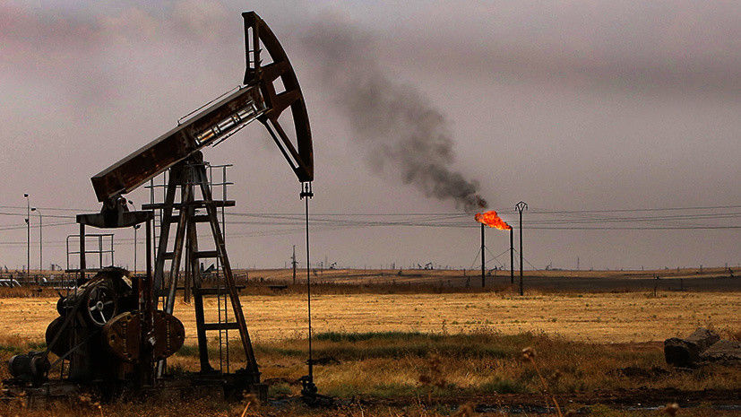 Цена нефти превысила $84 после атаки на базу США на Ближнем Востоке.