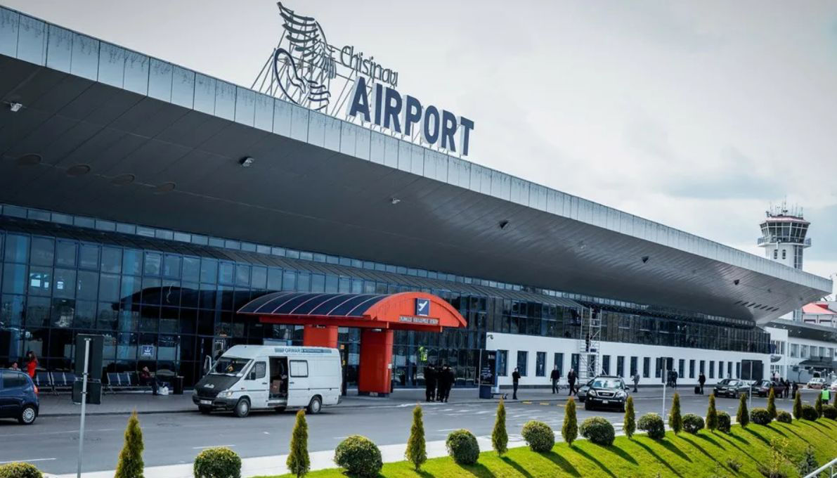 Украинские беженцы могут бесплатно улететь из Молдовы в другие страны.