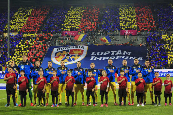 Suporterii echipei de fotbal a R. Moldova cer un meci al frăției cu România.