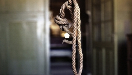 Un bărbat din România a fost găsit spânzurat, în această dimineață, în izolatorul de la Soroca.