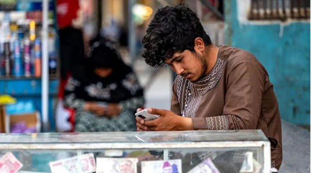 Talibanii au oprit complet internetul în Afganistan pentru respectarea normelor de moralitate.
