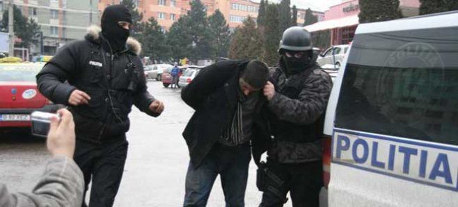 În ultimele 24 de ore, inspectorii de patrulare au efectuat şase reţineri a debitorilor de stat .