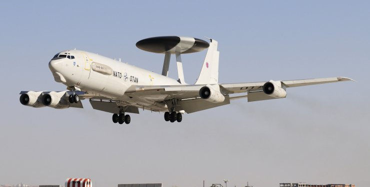 Столтенберг: НАТО заменит самолеты системы AWACS на модифицированные Boeing 737.