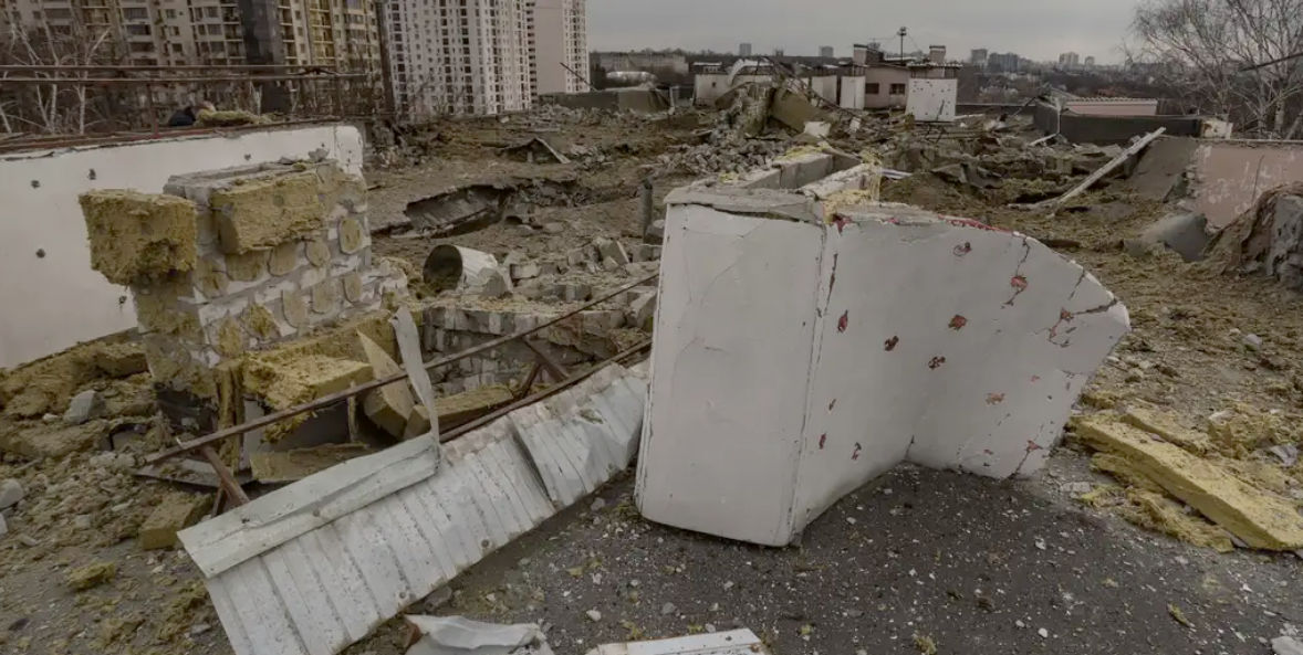 В Харькове при ракетном ударе пострадали многоэтажные дома.