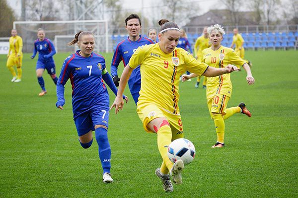 Naționala feminină de fotbal a fost învinsă de România