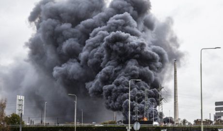 Două persoane au murit într-o explozie la o fabrică din Marea Britanie. Foto: medifax.ro