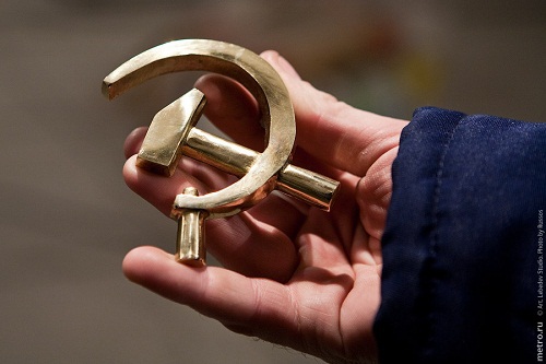 Апелляционная палата Кишинева запретила Коммунистической партии реформаторов использовать в качестве символики серп и молот.