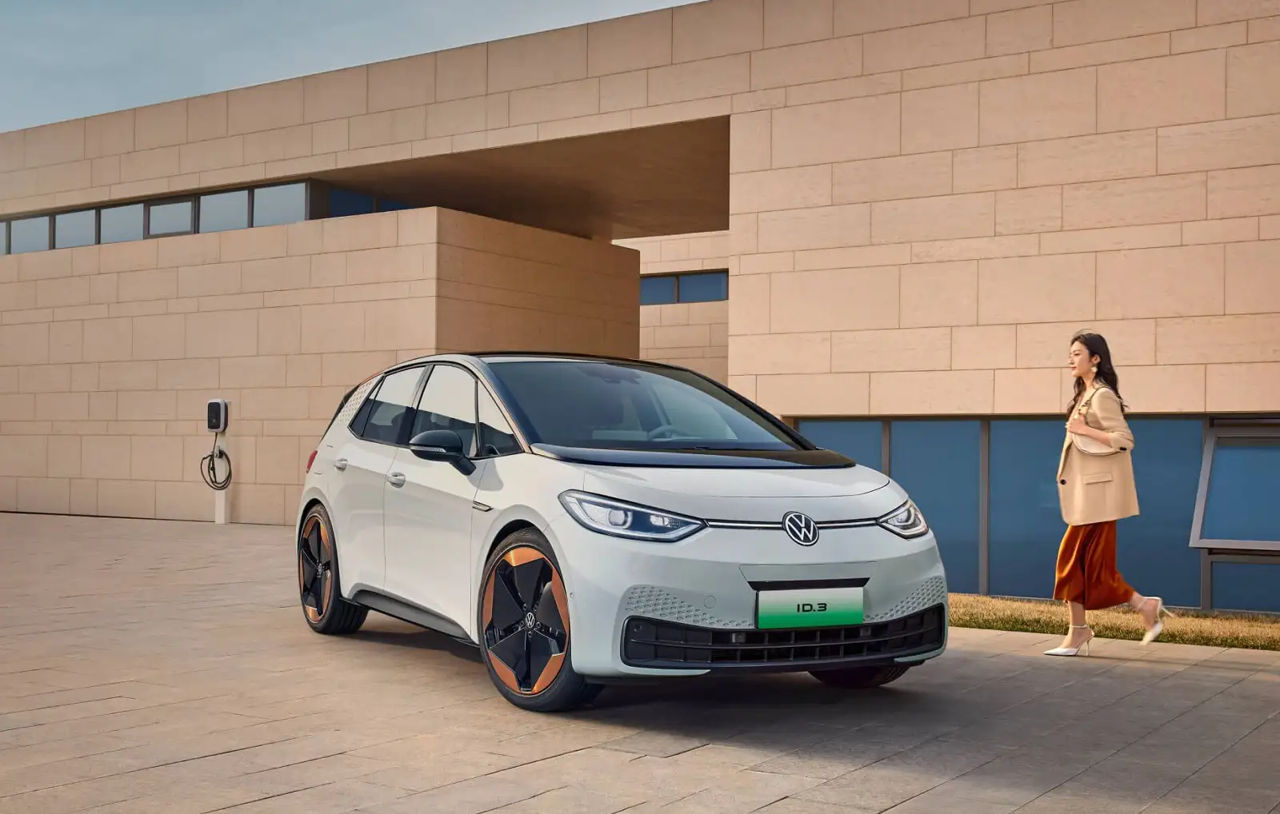 Volkswagen a lansat pe piață un automobil electric de 16.500 dolari cu o autonomie de 450 kilometri.