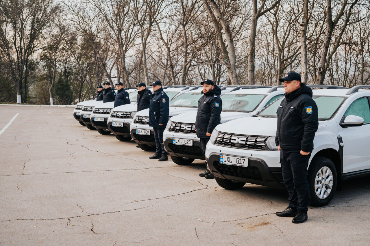 Пограничная полиция и Генеральная инспекция по миграции получили 37 служебных автомобилей.