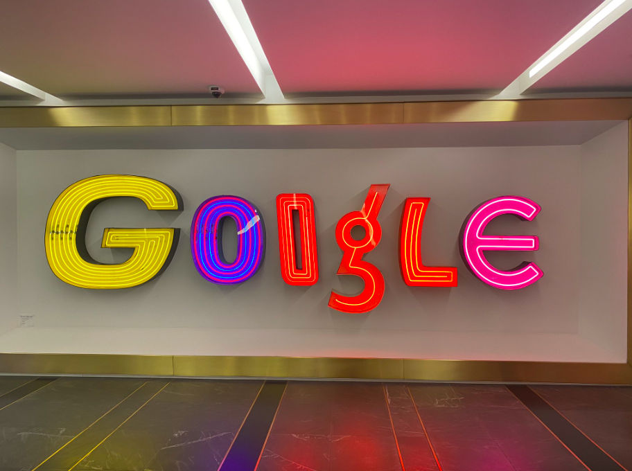 Google представил новую нейросеть PaLM 2.